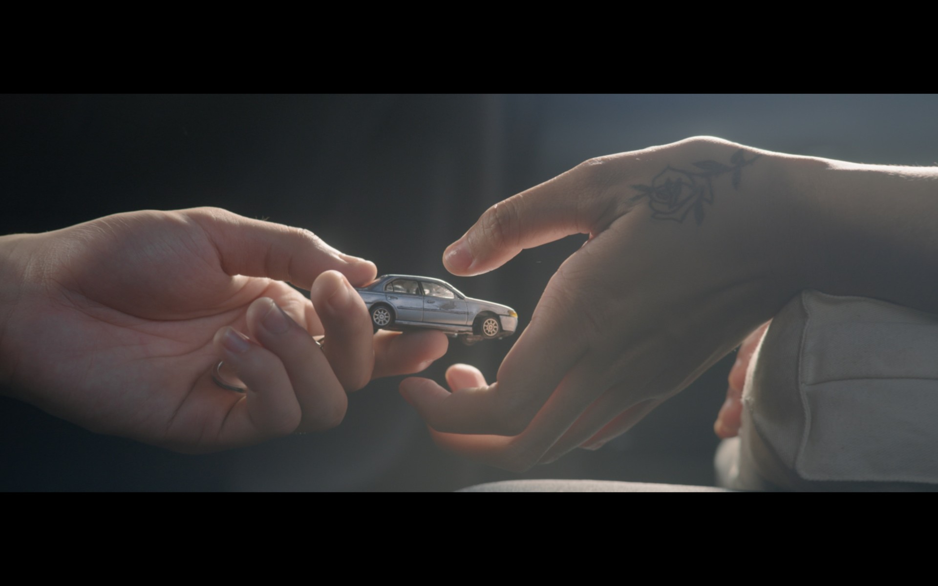 มูลนิธิโตโยต้าประเทศไทยเปิดตัวภาพยนตร์โฆษณา “THE GIVER” ถ่ายทอดแนวคิด “เพราะได้รับ จึงพร้อมส่งต่อ” สานต่อเจตนารมย์การให้อย่างยั่งยืน ภายใต้โครงการ “TOYOTA GIVING ขับเคลื่อนไทยให้ยั่งยืน”