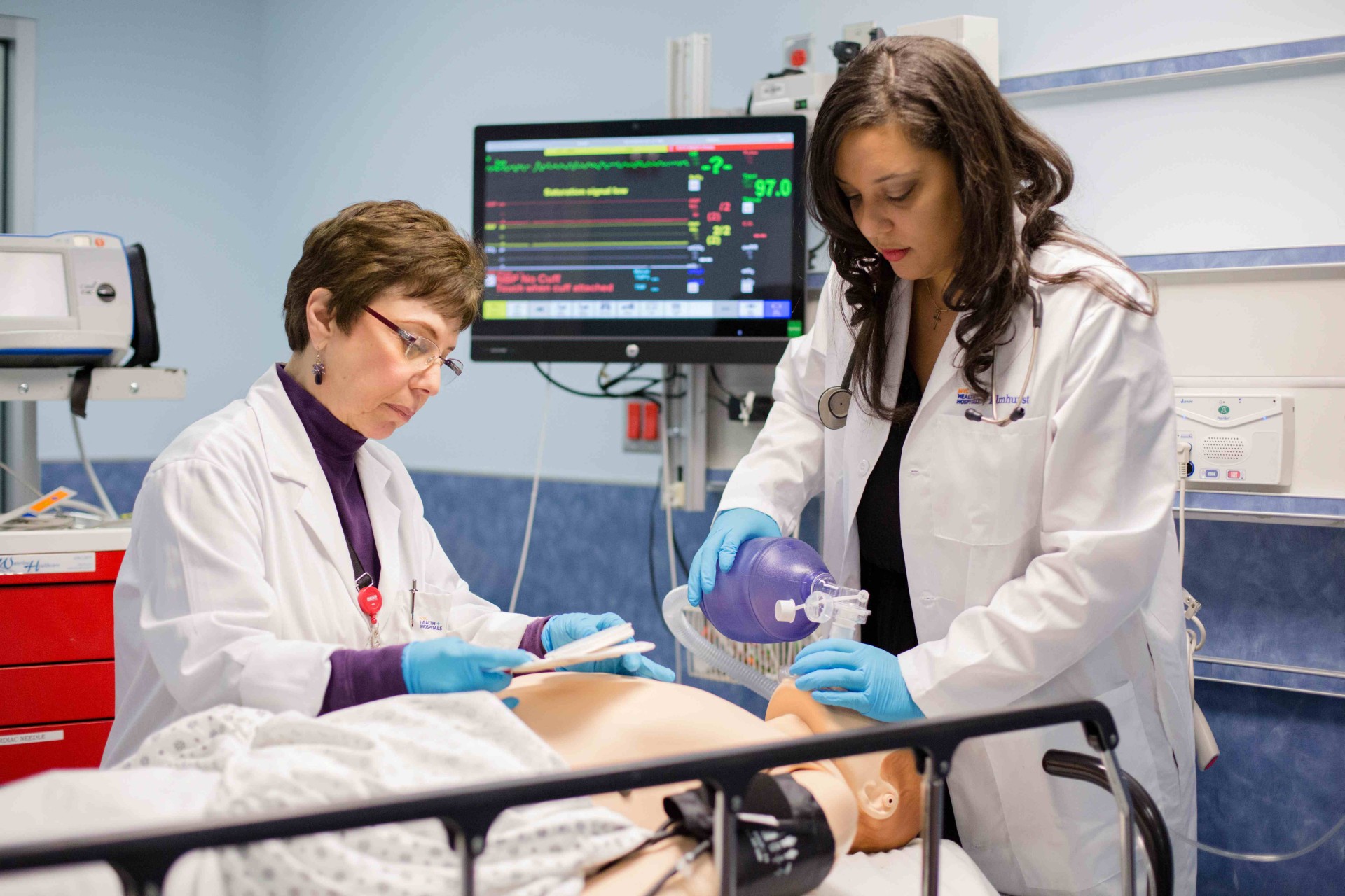 มหาวิทยาลัยเซนต์จอร์จ อธิบายขั้นตอนการขึ้นทะเบียนแพทย์กับ General Medical Council (GMC) ของสหราชอาณาจักร สำหรับนักศึกษาแพทย์ชาวไทยที่มุ่งสู่เส้นทางแพทย์ในสหราชอาณาจักร