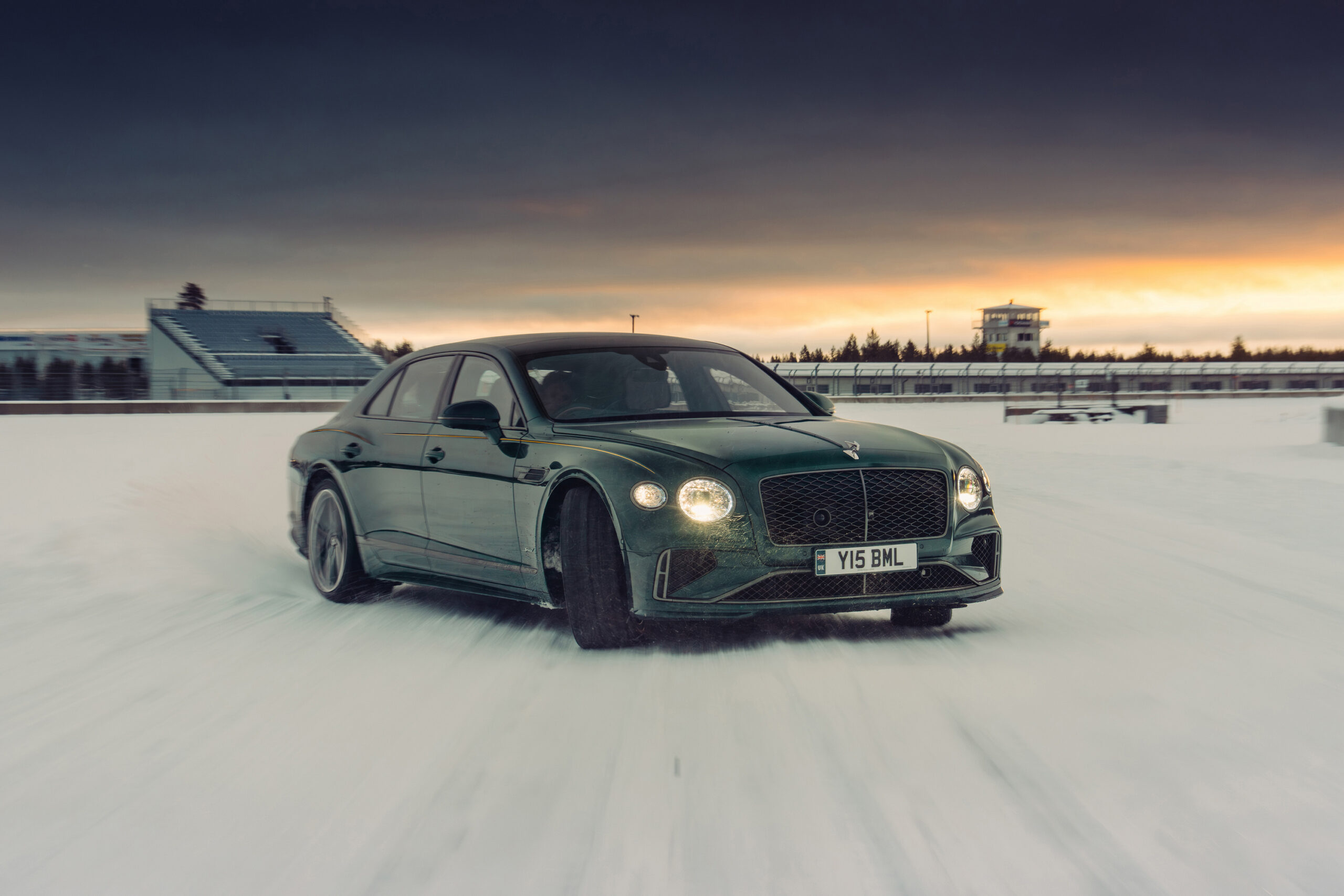 Flying Spur ลุยหิมะ ทุบสถิติ ‘Winter Lap Record’ ณ สนามแข่งเหนือสุดของโลก ย้ำภาพซีดานสมรรถนะสูงในทุกสภาพถนน
