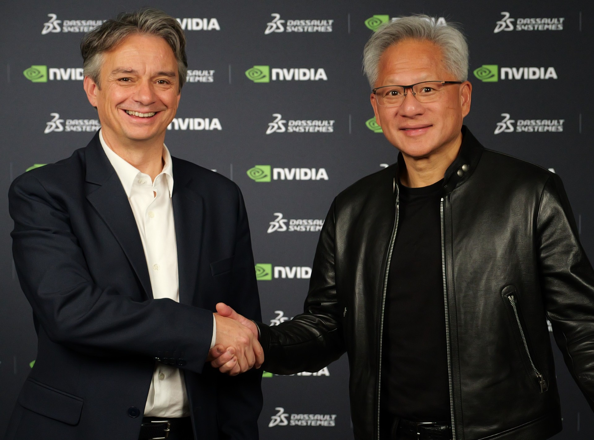Dassault Systèmes (ดาสโซลท์ ซิสเทเมส) และ NVIDIA ผนึกกำลังพัฒนาเทคโนโลยี AI สำหรับอุตสาหกรรม (Industrial AI) ด้วยเทคโนโลยี แบบจำลองดิจิทัลเสมือนจริง (Virtual Twin)