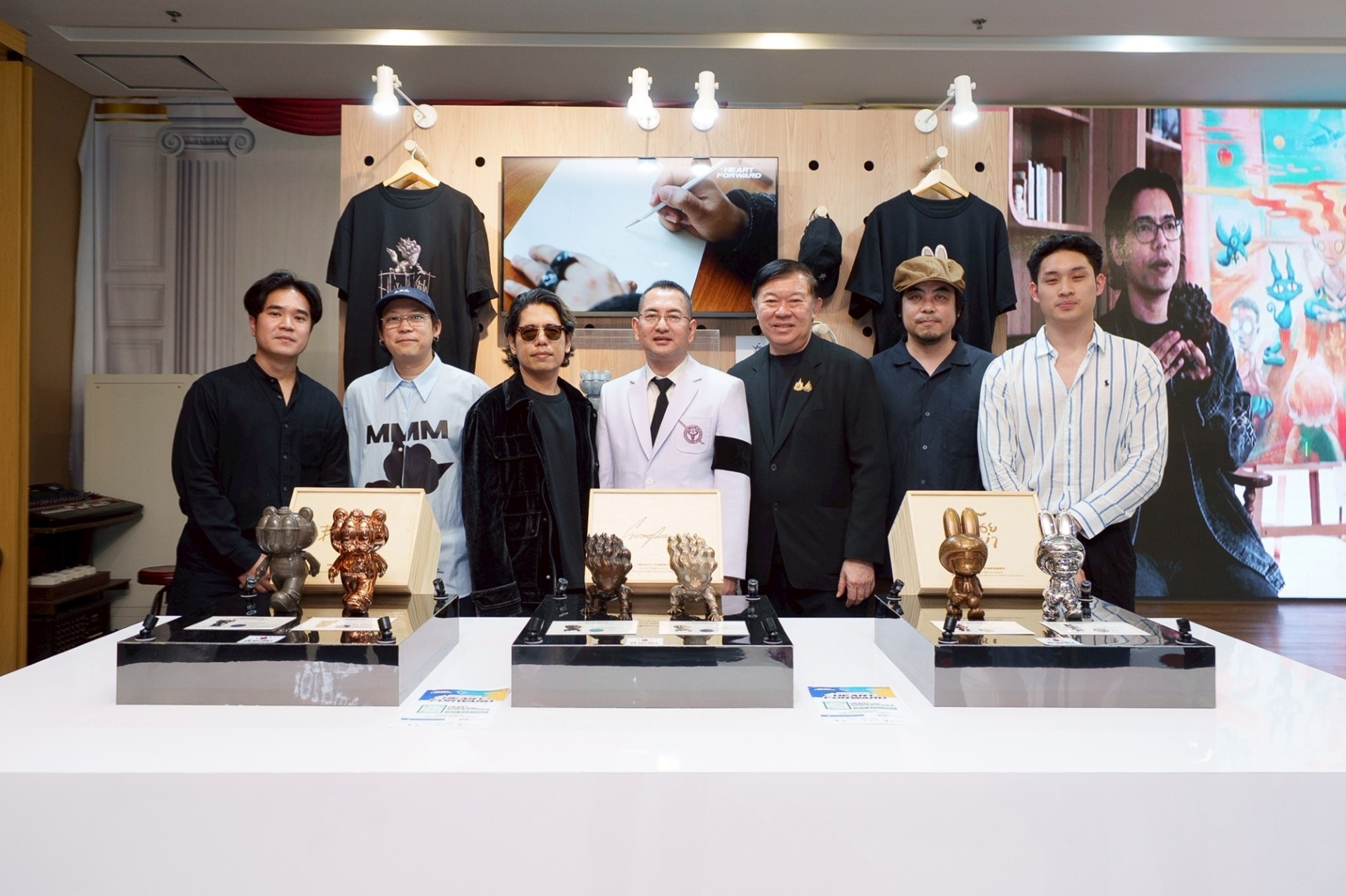  กลุ่มเซ็นทรัล ส่งต่อพลังแห่งการให้ เปิดตัว Art Sculpture “HEART FORWARD” การกุศล ระดมทุนปรับปรุงห้องตรวจรักษาผู้ป่วยจิตเวชและยาเสพติด โรงพยาบาลตำรวจ