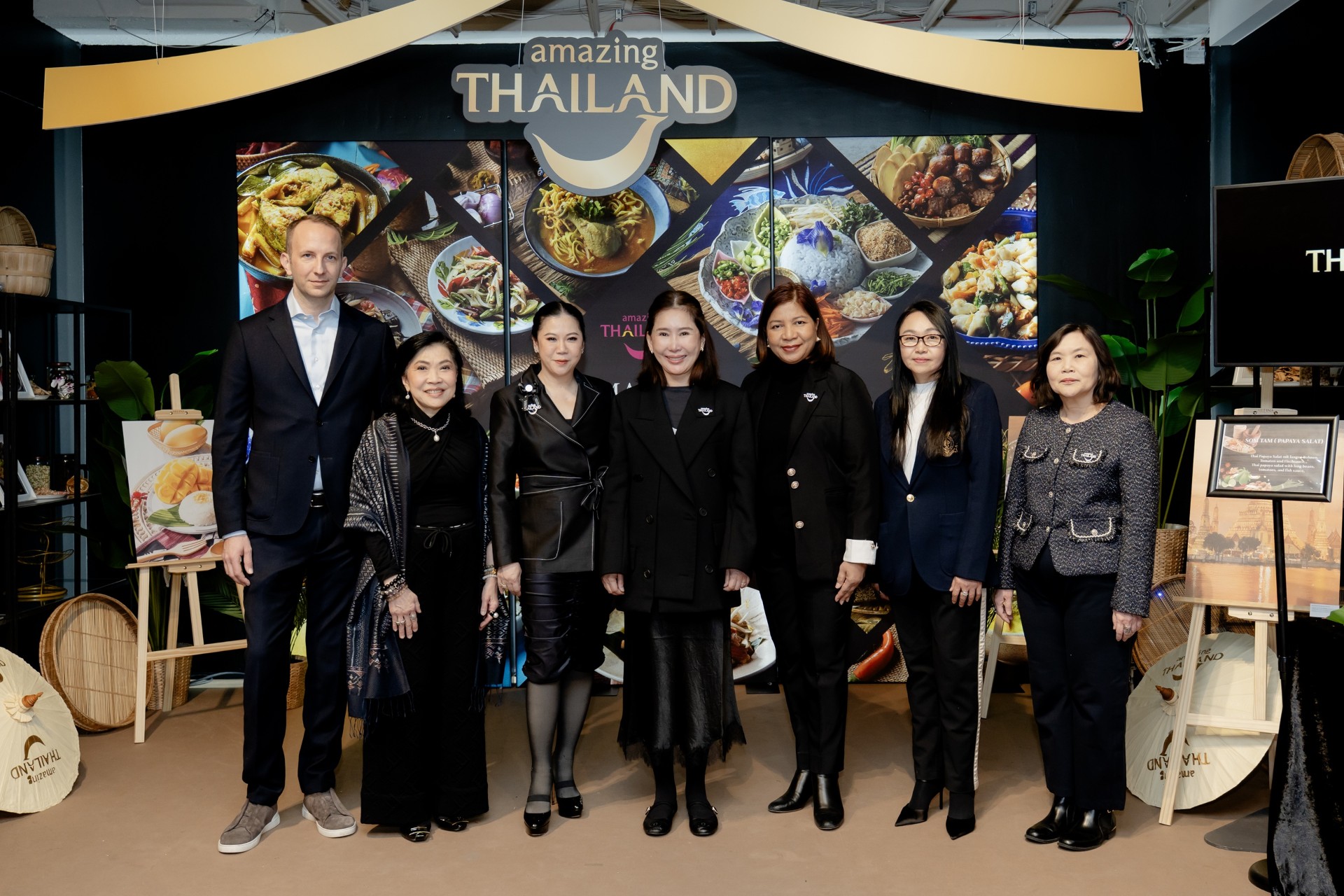 กลุ่มเซ็นทรัล ผนึกกำลัง ททท. นำเสนอเอกลักษณ์ไทย ณ ห้างสรรพสินค้าคาเดเว กรุงเบอร์ลิน พร้อมต่อยอดความร่วมมือในยุโรปและเอเชีย