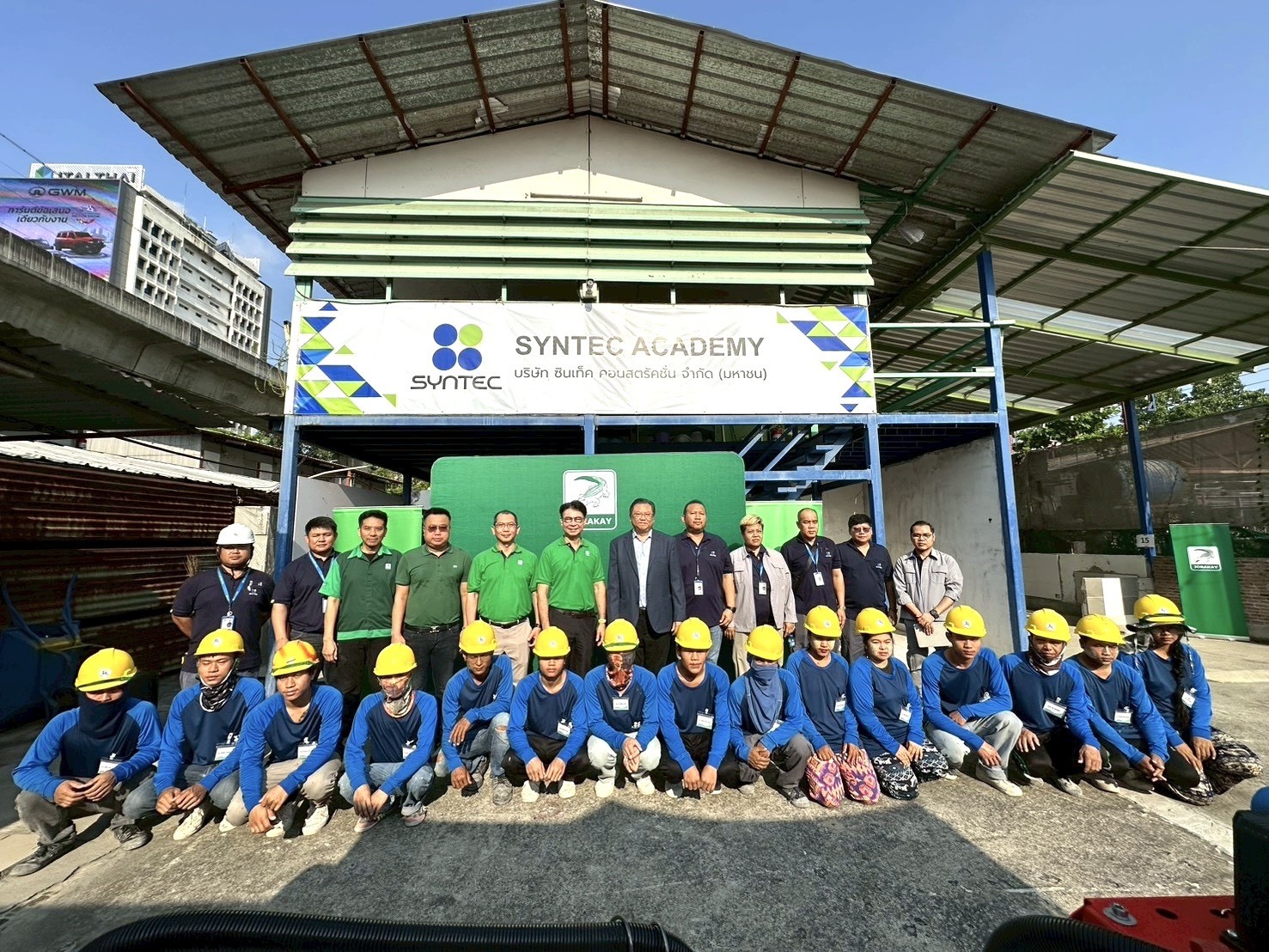 “จระเข้ คอร์ปอเรชั่น” ตัวจริงนวัตกรรมก่อสร้าง ผนึก “ซินเท็ค” จัดโครงการอบรม ช่างปูกระเบื้อง สานต่อภารกิจอัปสกิลช่างไทย มุ่งยกระดับวงการก่อสร้างไทยมาตรฐานสากล