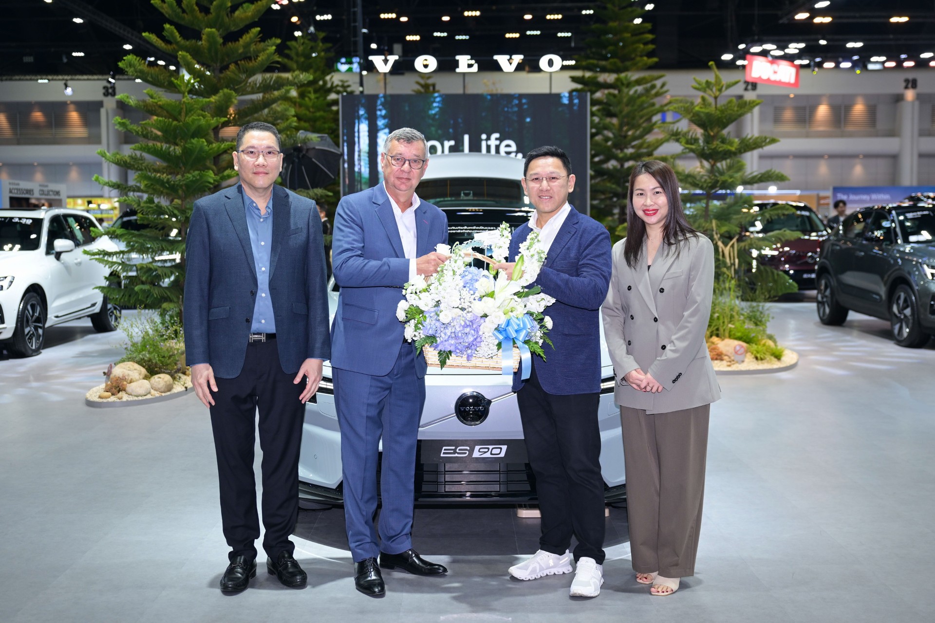 ทีทีบี โบรกเกอร์ ร่วมแสดงความยินดี วอลโว่ คาร์ ประเทศไทย ในงาน Motor Expo 2026 พร้อมมอบข้อเสนอพิเศษ ประกันภัยรถยนต์ไฟฟ้าชั้น 1 นาน 5 ปี ครั้งแรกในประเทศไทย