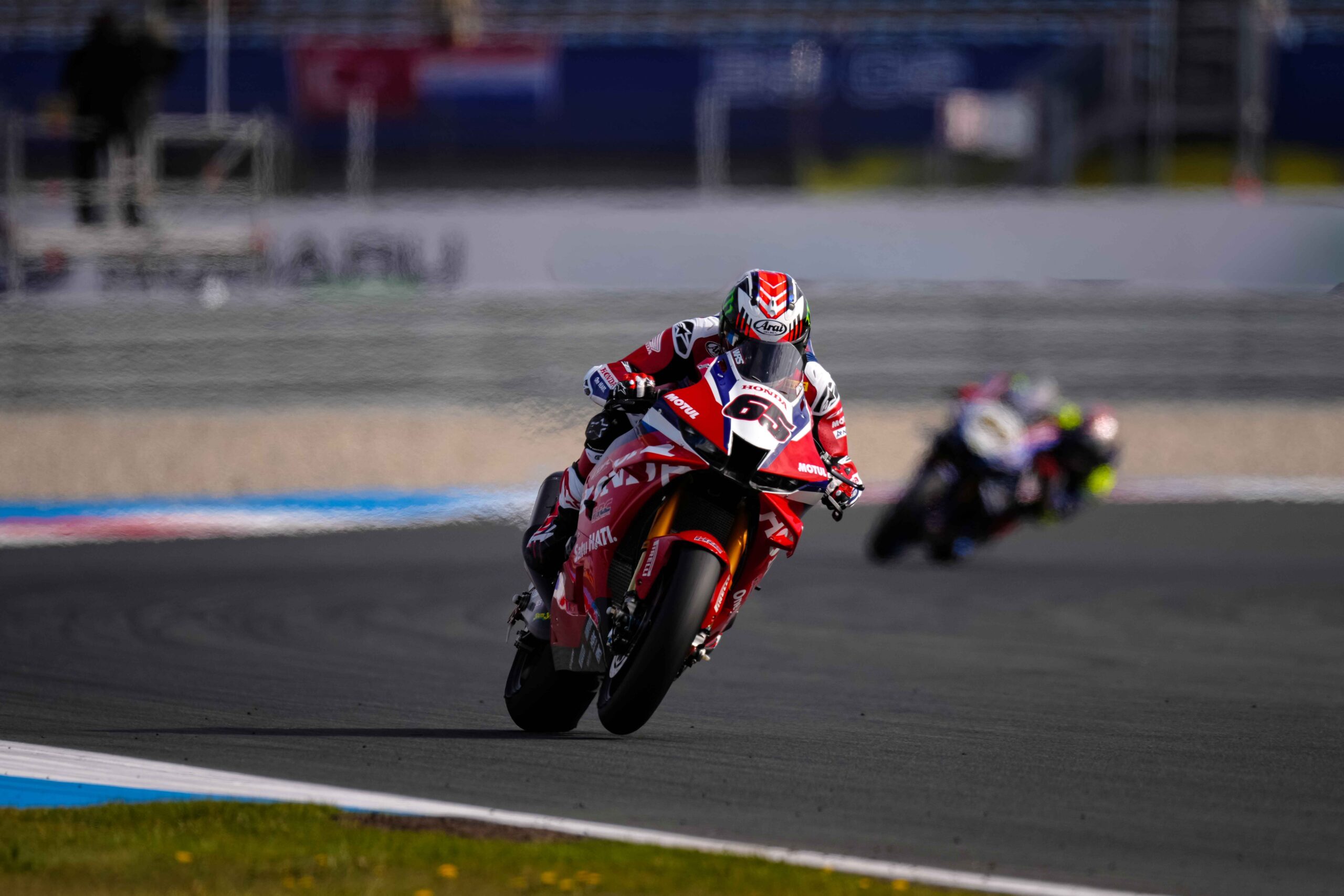 “ก้อง-สมเกียรติ” แท็กทีม “โจนาธาน เรีย” ยกระดับความเร็วซ้อมวันแรก “เวิลด์ ซูเปอร์ไบค์” สนาม 3 เนเธอร์แลนด์