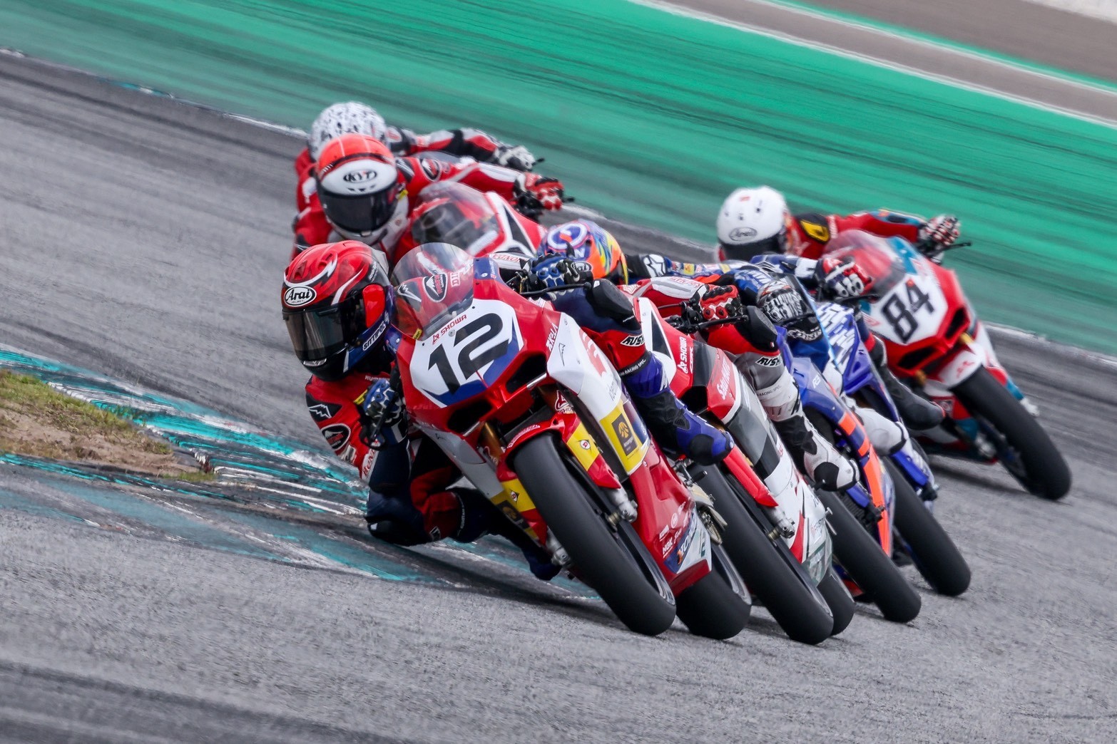 ดาวรุ่ง “เฟอร์ – ปัญจรุจน์” ดวลมือท็อปเอเชียถึงโค้งสุดท้ายคว้าท็อป 4 เรซที่ 2 คลาส AP250 ที่เซปัง