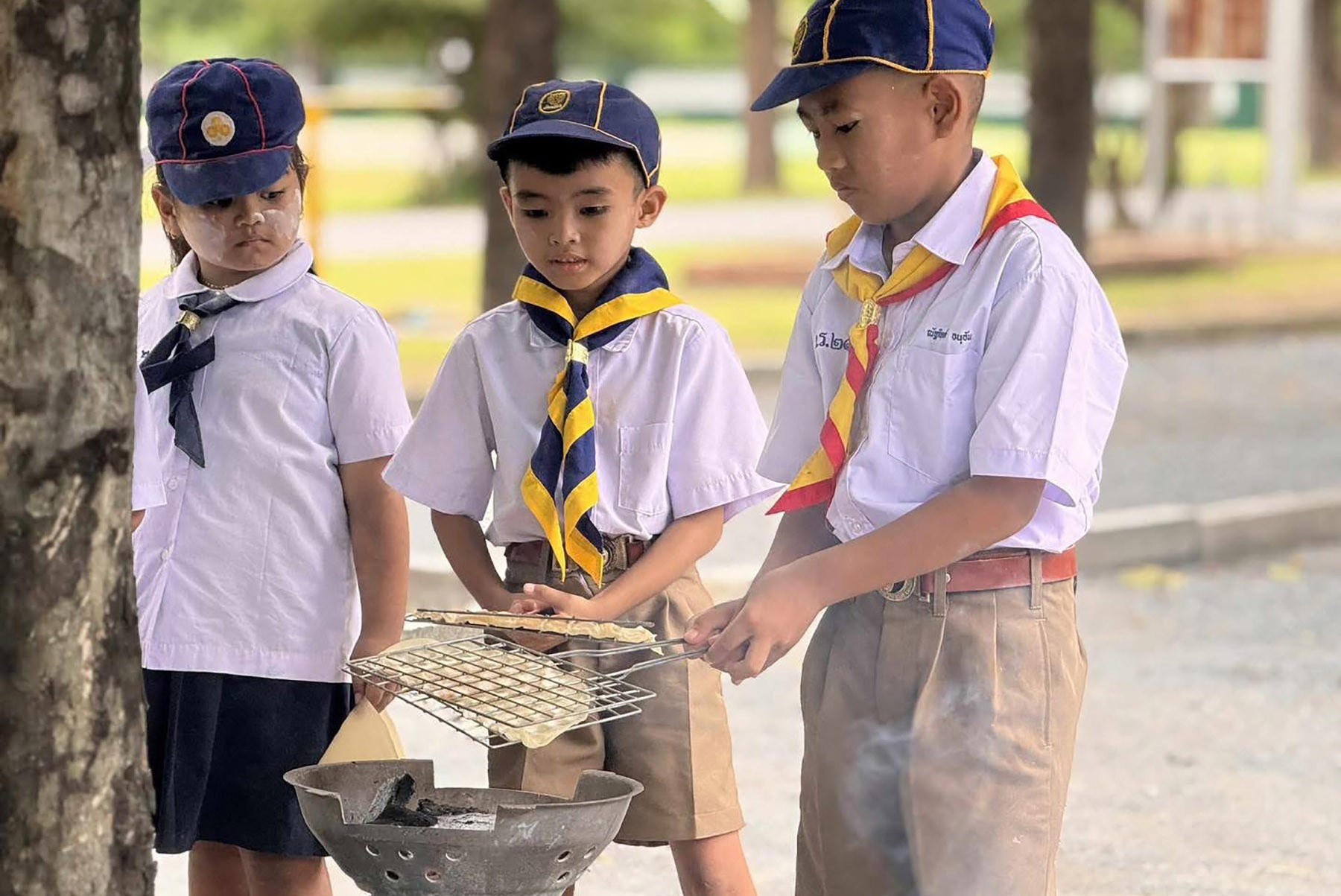 สลช.พร้อมสนองนโยบายลดค่าครองชีพผู้ปกครอง ชี้สถานศึกษาใช้แนวปฏิบัติการแต่งกายเครื่องแบบลูกเสือ เนตรนารีที่เคยแจ้งเมื่อปี 68 ต่อได้ทันที