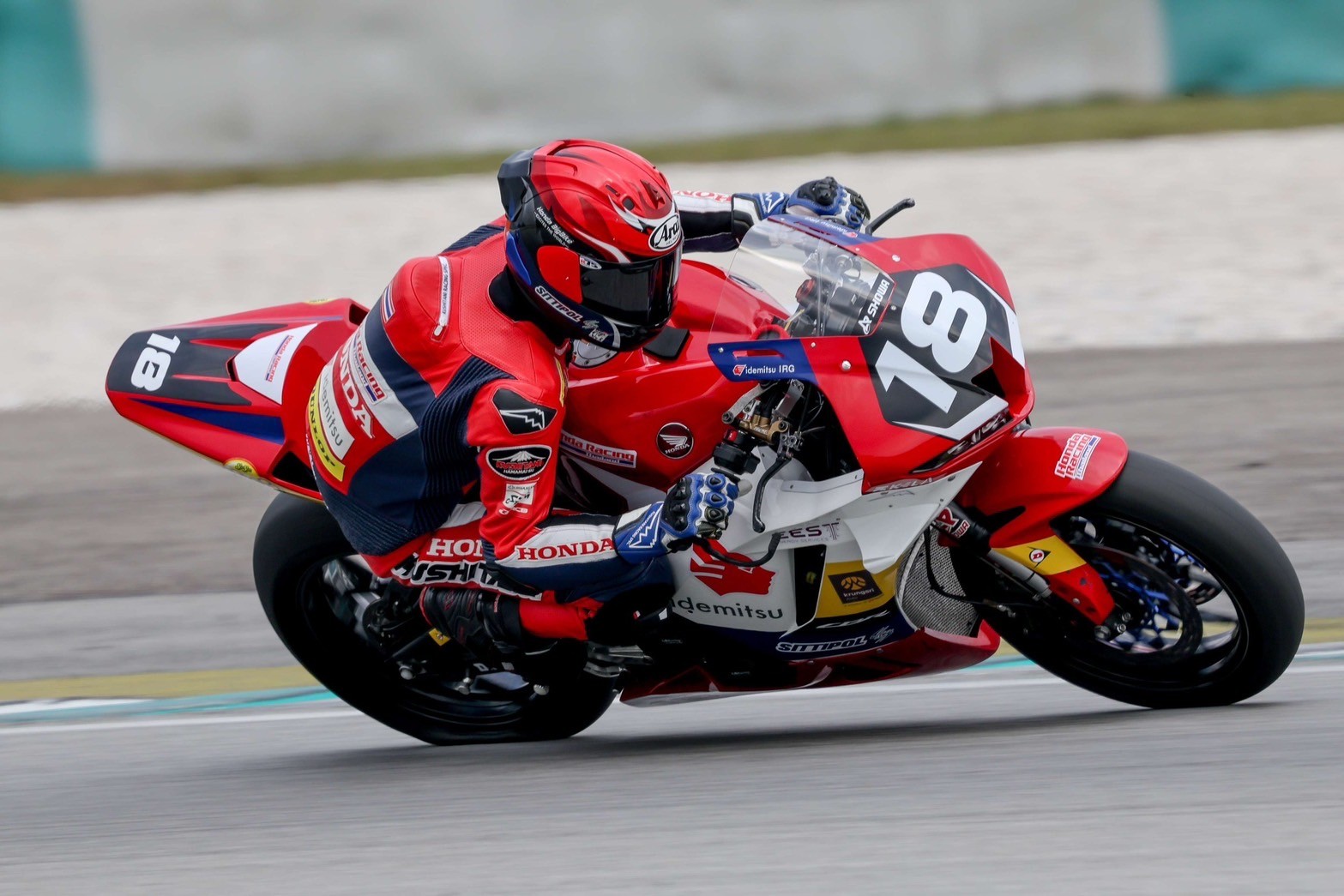 มันส์หยดทุกโค้ง! “มิกซ์-ธนัช” รีดสมรรถนะ Honda CBR600RR ทะลุขึ้นโพเดียมอันดับ 3 คลาส SS600 เรซ 2 ที่เซปัง ARRC