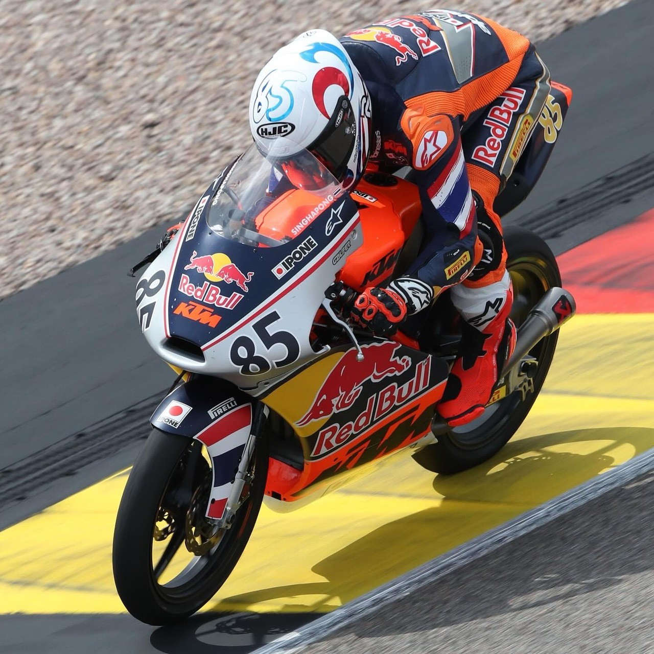 “ไม้คิว-เกียรติศักดิ์“ เปิดซีซั่นเดือด! ซิวกริดสตาร์ตท็อป 4 ศึก เรดบูล โมโตจีพี รุกกีส์ คัพ สนามแรก เฮเรซ