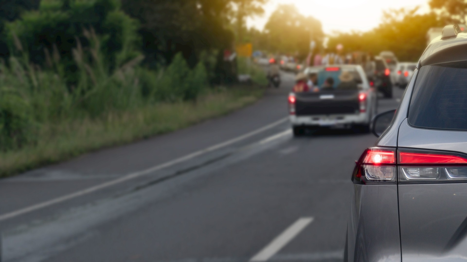 ทำไมการปกป้องเครื่องยนต์จึงสำคัญในการขับขี่ช่วงสงกรานต์ Mobil 1™ และ Mobil Super™ ช่วยดูแลเครื่องยนต์ให้ทำงานได้เต็มพลังและยาวนานยิ่งขึ้น พร้อมรับการขับขี่แบบทรหดในช่วงเทศกาล