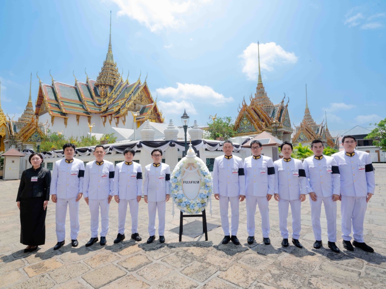 กลุ่มบริษัทฟูจิฟิล์มในประเทศไทย ร่วมเป็นเจ้าภาพพระพิธีธรรมสวดพระอภิธรรม พระบรมศพสมเด็จพระนางเจ้าสิริกิติ์ พระบรมราชินีนาถ พระบรมราชชนนีพันปีหลวง