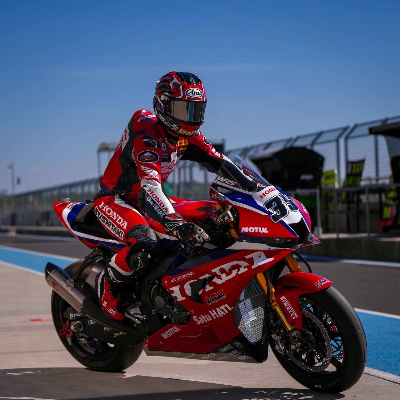 “ก้อง-สมเกียรติ” พอใจฟอร์ม สร้างความมั่นใจซ้อมรถแข่ง Honda CBR1000RR-R วันแรก ที่ บาลาตอน พาร์ค
