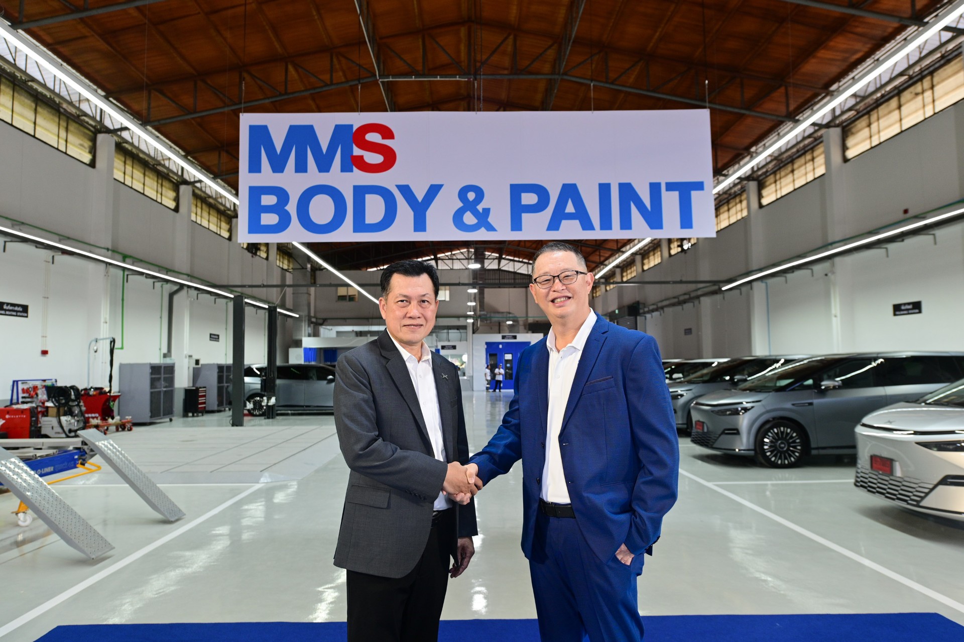 เอ็กซ์เผิง ประเทศไทย และ MMS ร่วมขับเคลื่อนบริการหลังการขาย เปิด ‘MMS Body and Paint’ ราชพฤกษ์ ศูนย์ซ่อมสีและตัวถังมาตรฐานสำหรับรถยนต์ไฟฟ้า ที่รับรองโดย เอ็กซ์เผิง ประเทศไทย รองรับลูกค้าย่านฝั่งธนบุรี