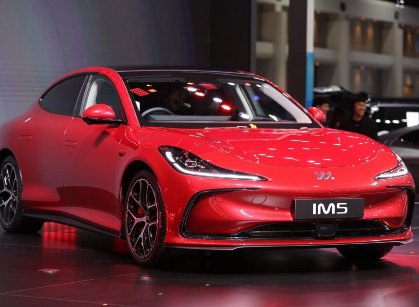 เอ็มจี สร้างผลงานโดดเด่นทั่วโลก นำ SAIC MOTOR CORPORATION ขึ้นแท่นกลุ่มผู้ผลิตรถยนต์จีนรายแรก ยอดส่งมอบสะสมทะลุ 100 ล้านคัน