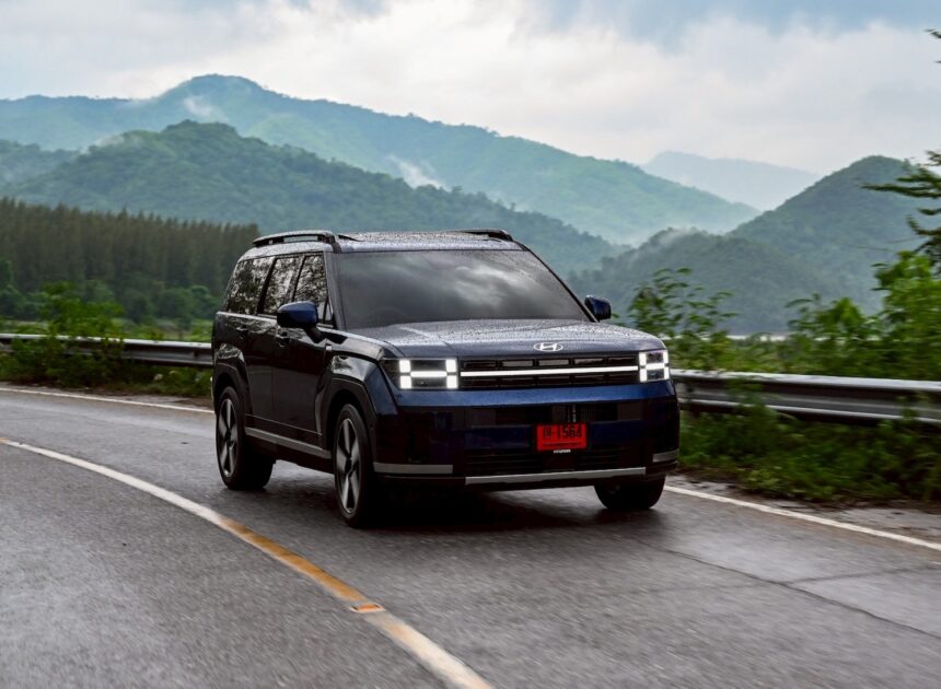 แค่เพิ่ม AWD ทำไมถึงน่าขับขึ้น? รู้จักระบบ HTRAC ใน Hyundai all-new SANTA FE Hybrid with HTRAC All-Wheel Drive รุ่น Inspiration