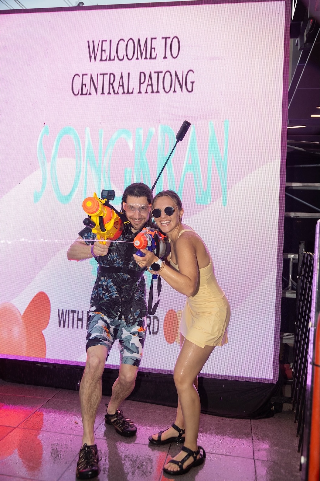 สาดความสุขสดชื่นระดับโลก! “Central Songkran Fest” ปิดฉากสวยงามนักท่องเที่ยวทั่วโลกแห่ฉลองสงกรานต์ที่ห้างเซ็นทรัลป่าตอง พร้อมปลุกกระแสจับจ่ายและท่องเที่ยวช่วงหน้าร้อนคึกคักต่อเนื่องที่ห้างเซ็นทรัล–โรบินสันทั่วประเทศ