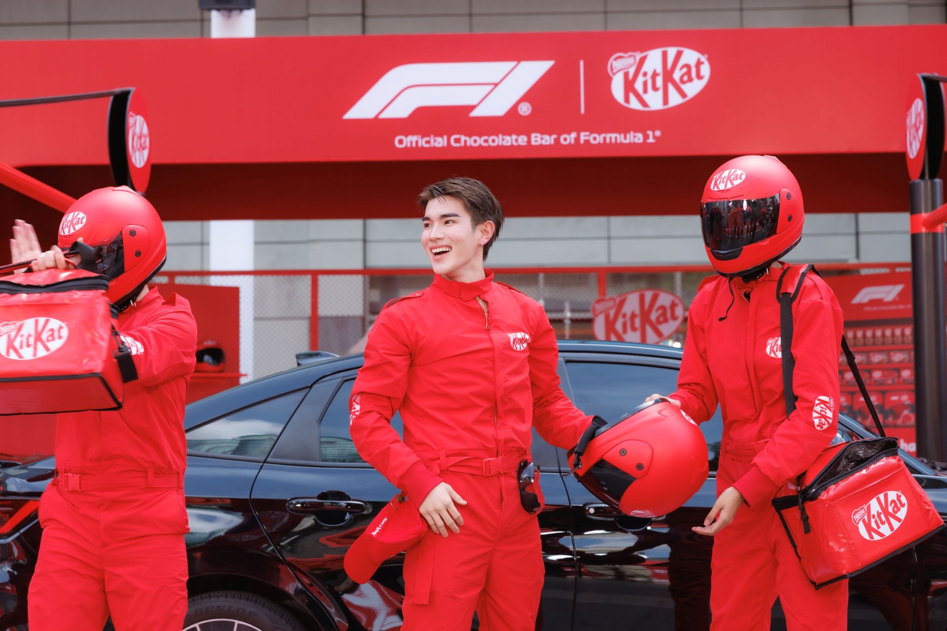 KitKat® และ Formula 1® ชวนคนรุ่นใหม่อย่าลืมที่จะพัก เหมือนนักแข่งที่ต้องเข้าพิตสต็อป  เปิดตัวคิทแคทรุ่นลิมิเต็ดรูปรถแข่งพร้อมของพรีเมียมเอ็กซ์คลูซีฟเอาใจแฟนฟอร์มูล่า วัน