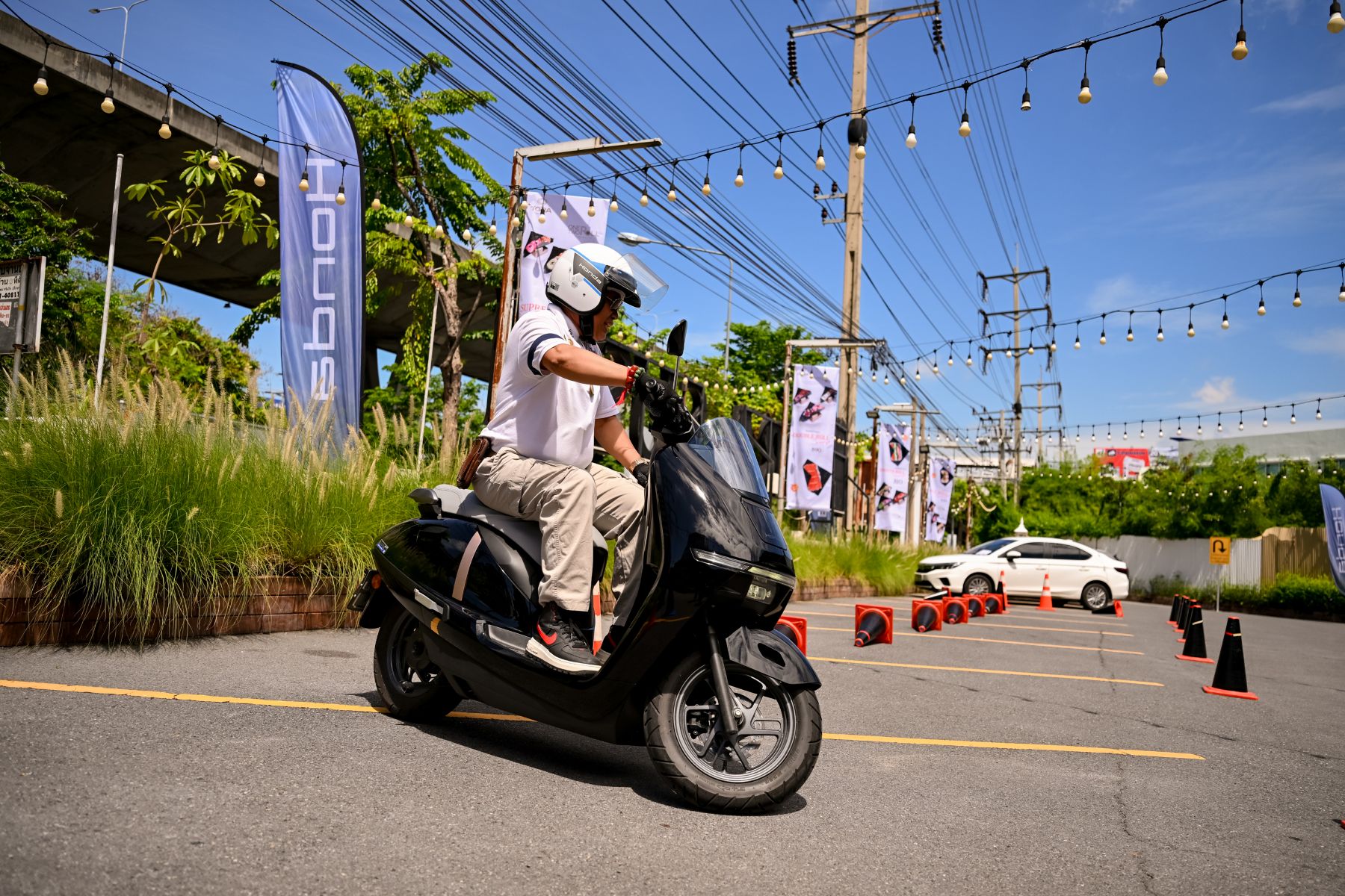 ครั้งแรก! ของผู้ขับขี่ New Honda UC3 กับการรวมพลผู้ใช้จริง ในงาน “Honda UC3 Society First Meet” สัมผัสประสบการณ์สุดเอ็กซ์คลูซีฟ เชื่อมต่อไลฟ์สไตล์คนยุคใหม่