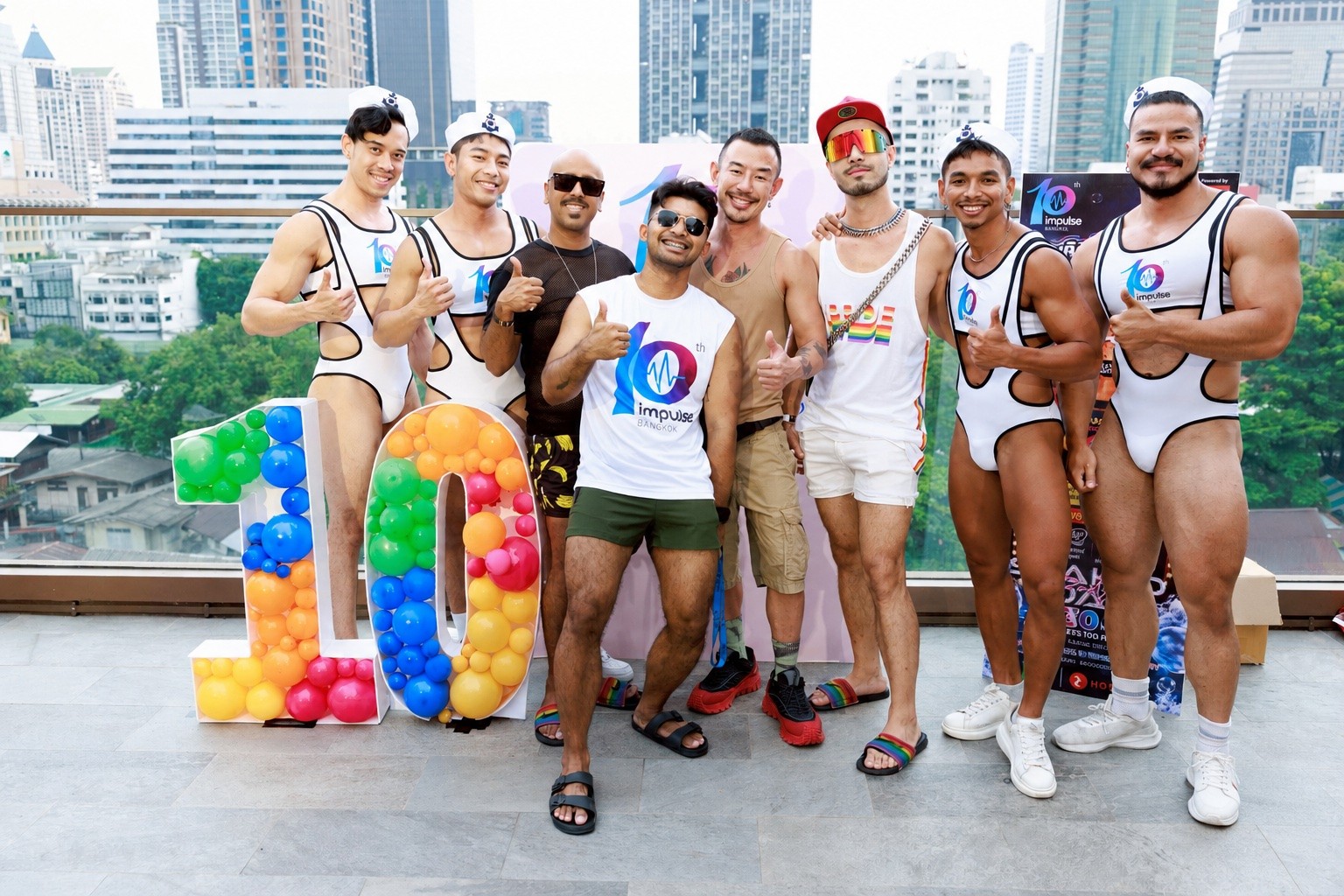 IMPULSE BANGKOK ครบ 10 ปี ชูแนวคิด “ภูมิใจที่มีเกย์เป็น…” ตอกย้ำ เกย์เป็นส่วนหนึ่งของทุกอาชีพที่ดูแลและปกป้องสังคม ทั้งผู้พิทักษ์สันติราษฎร์ รั้วของชาติ ผู้ให้การรักษา และผู้ป้องกันความเสียหายส่งต่อสุขภาวะและความเท่าเทียม ผ่าน BANGKOK PRIDE 2026 และ SOAKED FOAM PARTY 2026