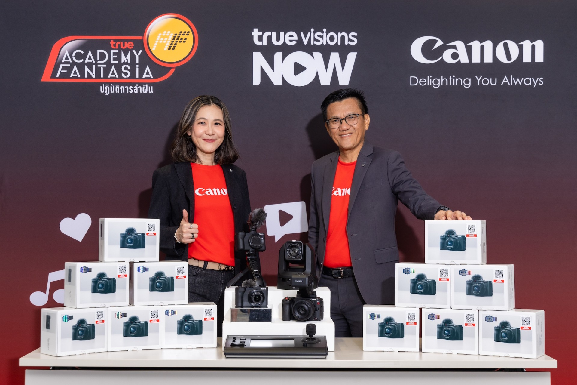 แคนนอน ส่ง PowerShot V1 เคียงข้าง 12 นักล่าฝัน ถ่าย Live & Vlog ตลอดรายการ “True Academy Fantasia 2026” พร้อมตอกย้ำบทบาท “Live Partner” ส่งอุปกรณ์ถ่ายทอดสดคอนเทนต์คุณภาพระดับบรอดคาสต์