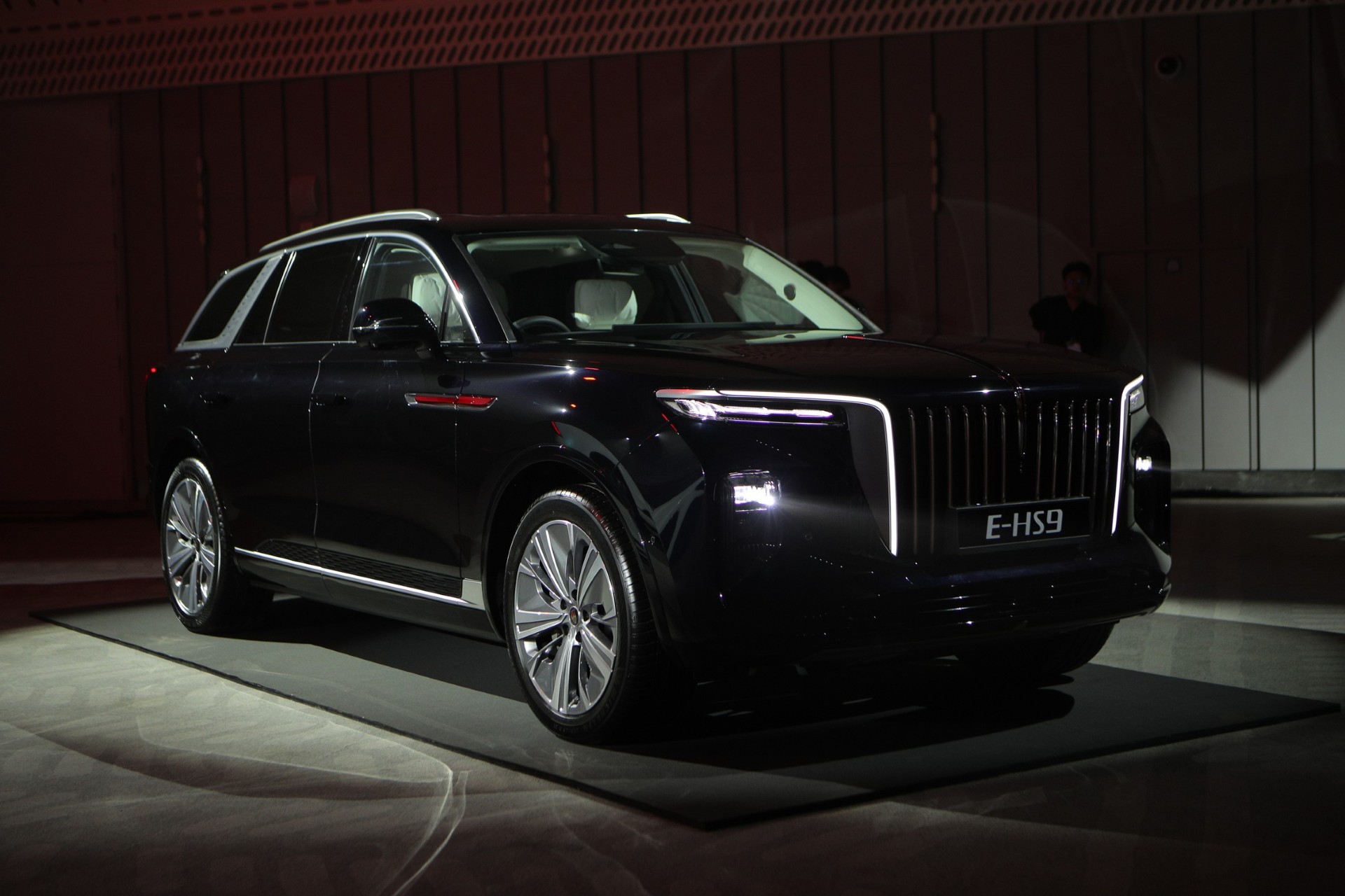 “เมโทร กรุ๊ป” รุกตลาดรถไฟฟ้าระดับพรีเมียม เปิดตัว “HONGQI E-HS9” ครั้งแรกในประเทศไทย