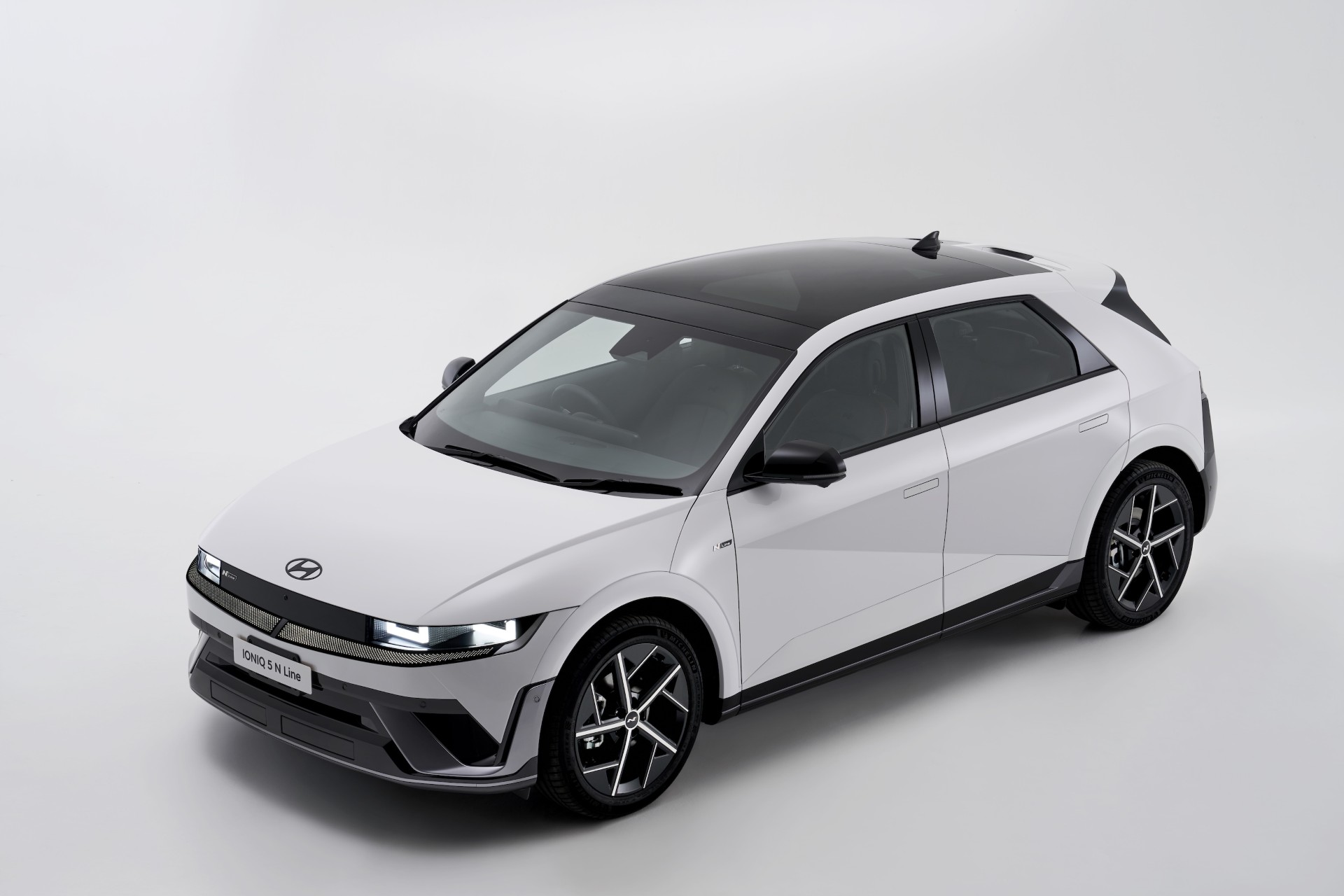 ฮุนไดเปิดตัว The new 2026 IONIQ 5 N Line รุ่นประกอบไทย รวมสเปกจัดเต็ม เทคโนโลยีชั้นสูง หนุนไทยขึ้นเป็นฐาน EV โลก ชูสโลแกน “Never Ordinary” เปิดราคาพิเศษเขย่าตลาด 1.399 ล้านบาท จำกัด 400 คัน