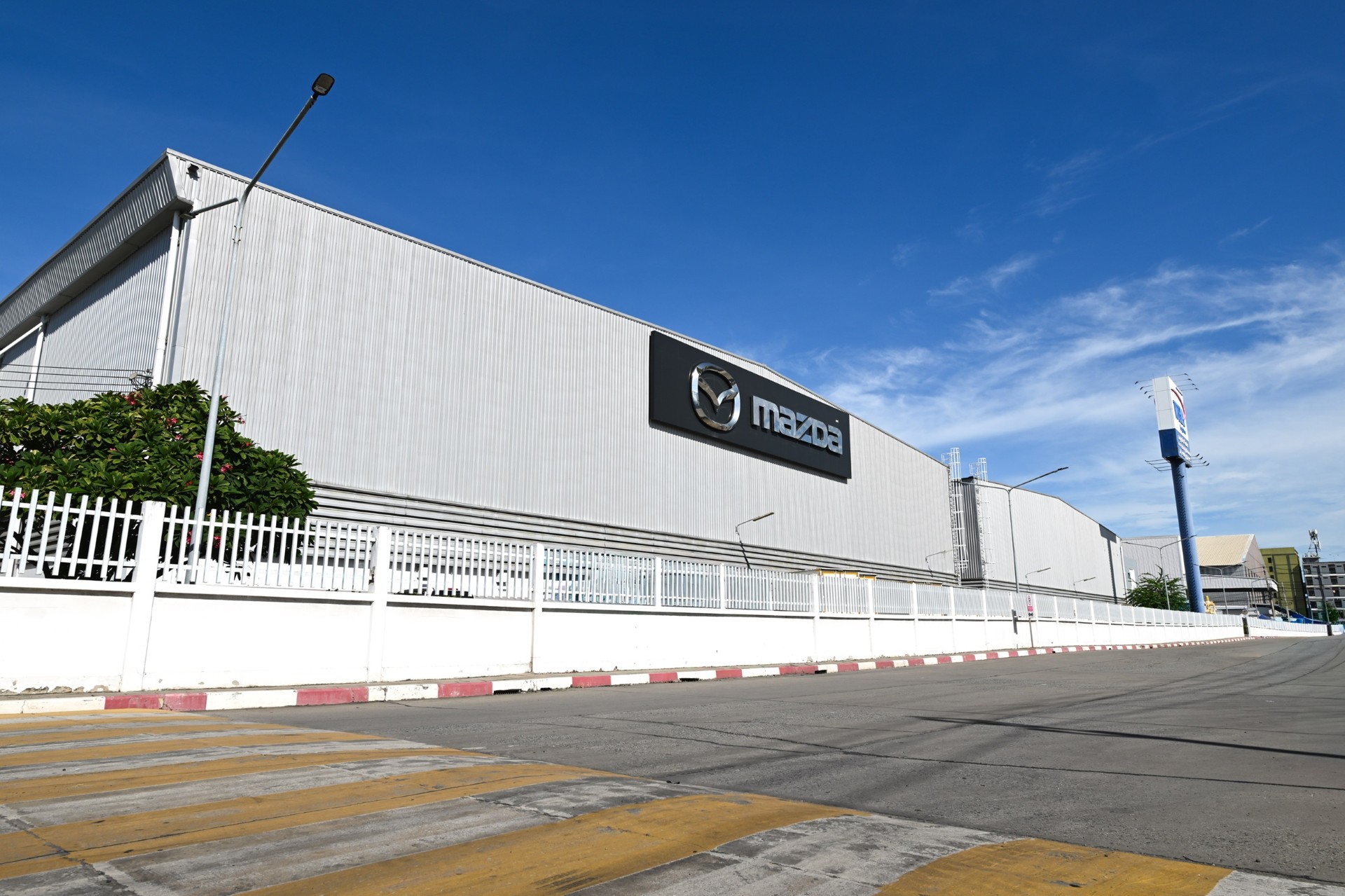 พาชมคลังอะไหล่มาสด้าใหญ่สุดในอาเซียน ส่งด่วนภายใน 24 ชั่วโมงรองรับรถไฟฟ้า Mazda6e สำรองอะไหล่ครบ 100% ทุกชิ้นส่วน สร้างความอุ่นใจให้ลูกค้า