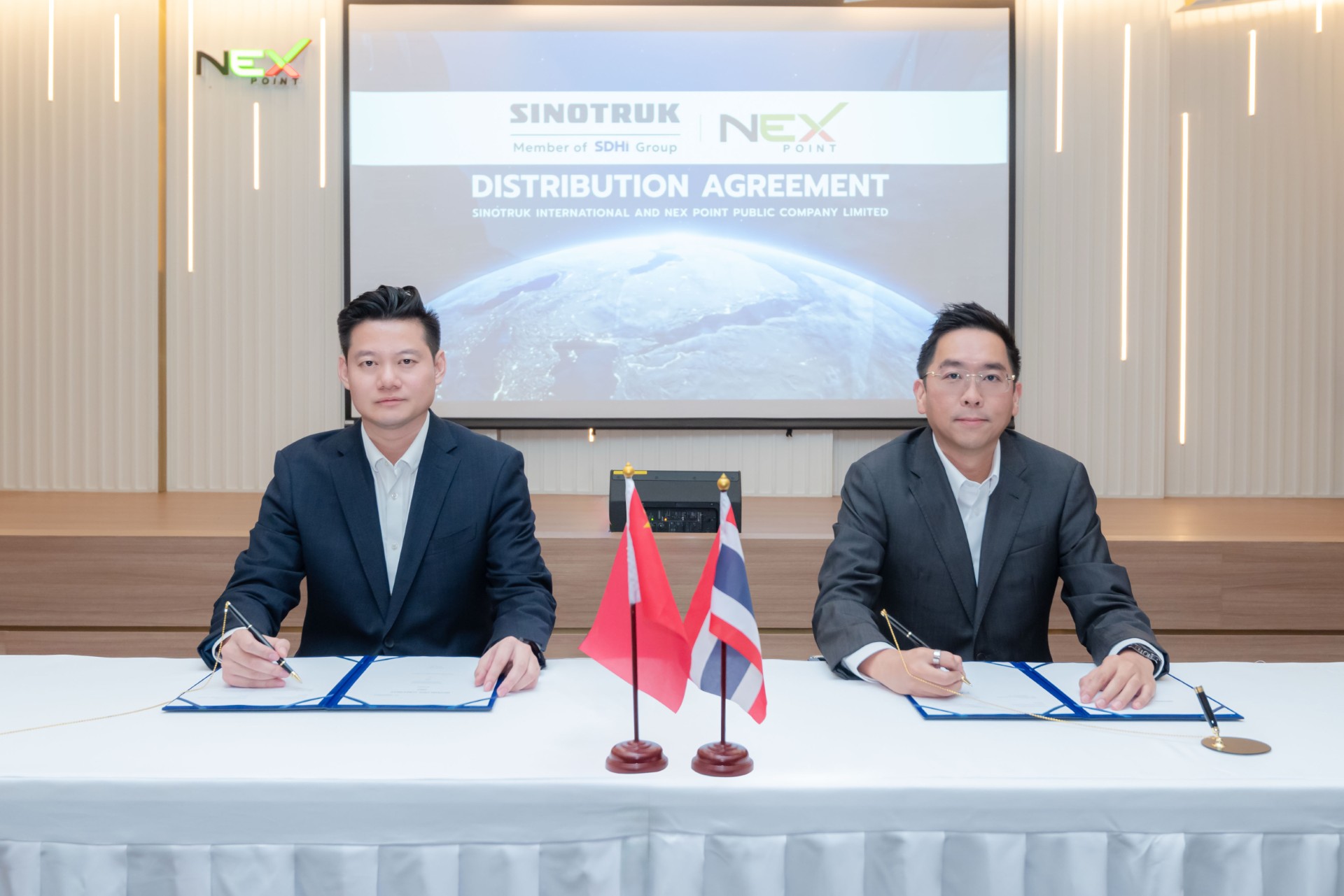 SINOTRUK แบรนด์รถบรรทุกหนักไฟฟ้าเชิงพาณิชย์ยักษ์ใหญ่ระดับโลก แต่งตั้ง NEX เป็นผู้แทนจำหน่าย Exclusive Distributor ในไทย ตอกย้ำเป้าหมายผู้นำยานยนต์ไฟฟ้าเชิงพาณิชย์