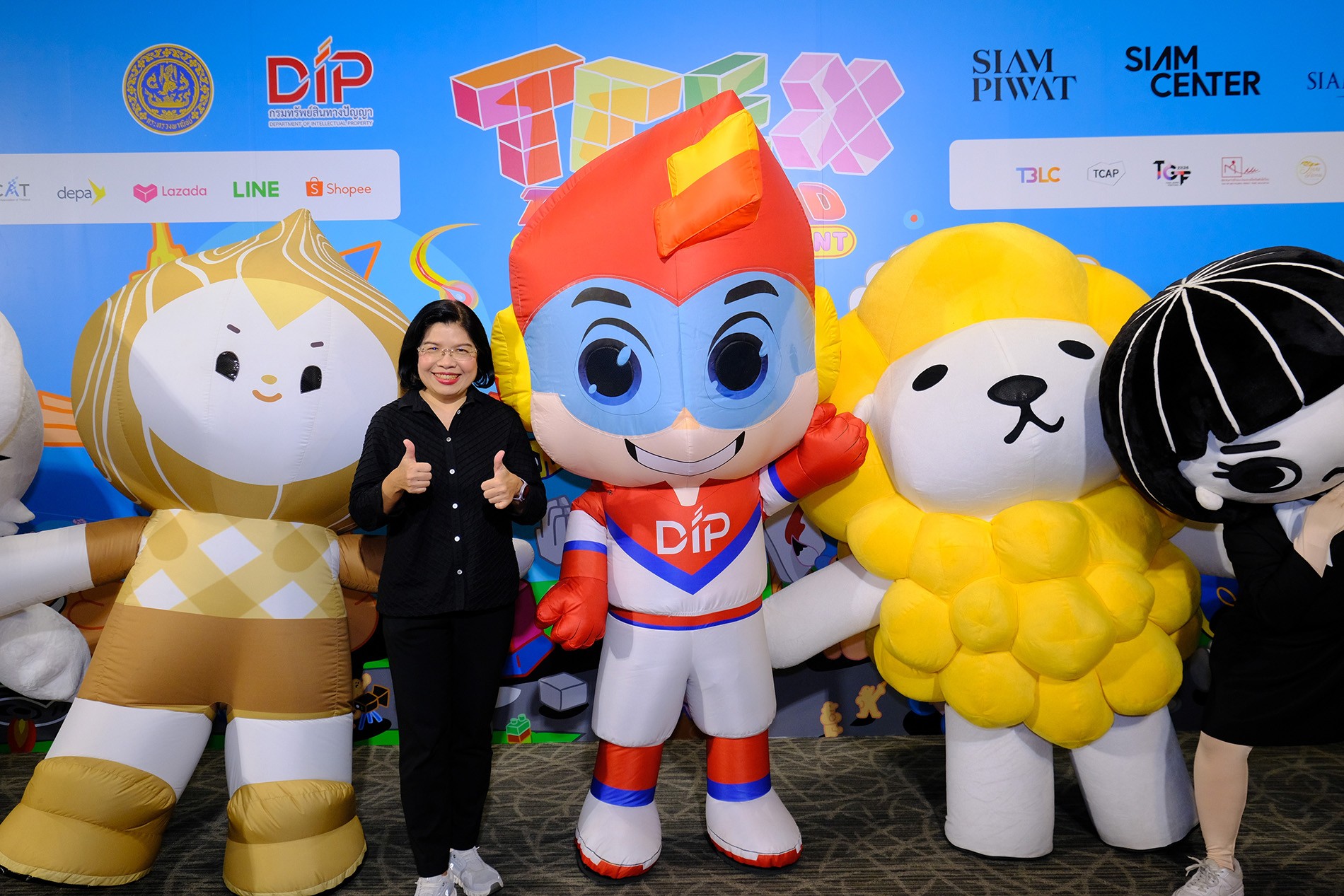 เริ่มแล้ว! “TCEX 2026” งานแสดงไลเซนซิ่งคาแรกเตอร์และคอนเทนต์นานาชาติ 9–12 ก.ค.นี้ กรมทรัพย์สินทางปัญญา ชวนสัมผัสจักรวาลของเหล่าครีเอเตอร์ เปิดเวทีโชว์ไอเดีย สร้างโอกาสซื้อ-ขายสิทธิ ดันงานสร้างสรรค์ไทยสู่ตลาดโลก