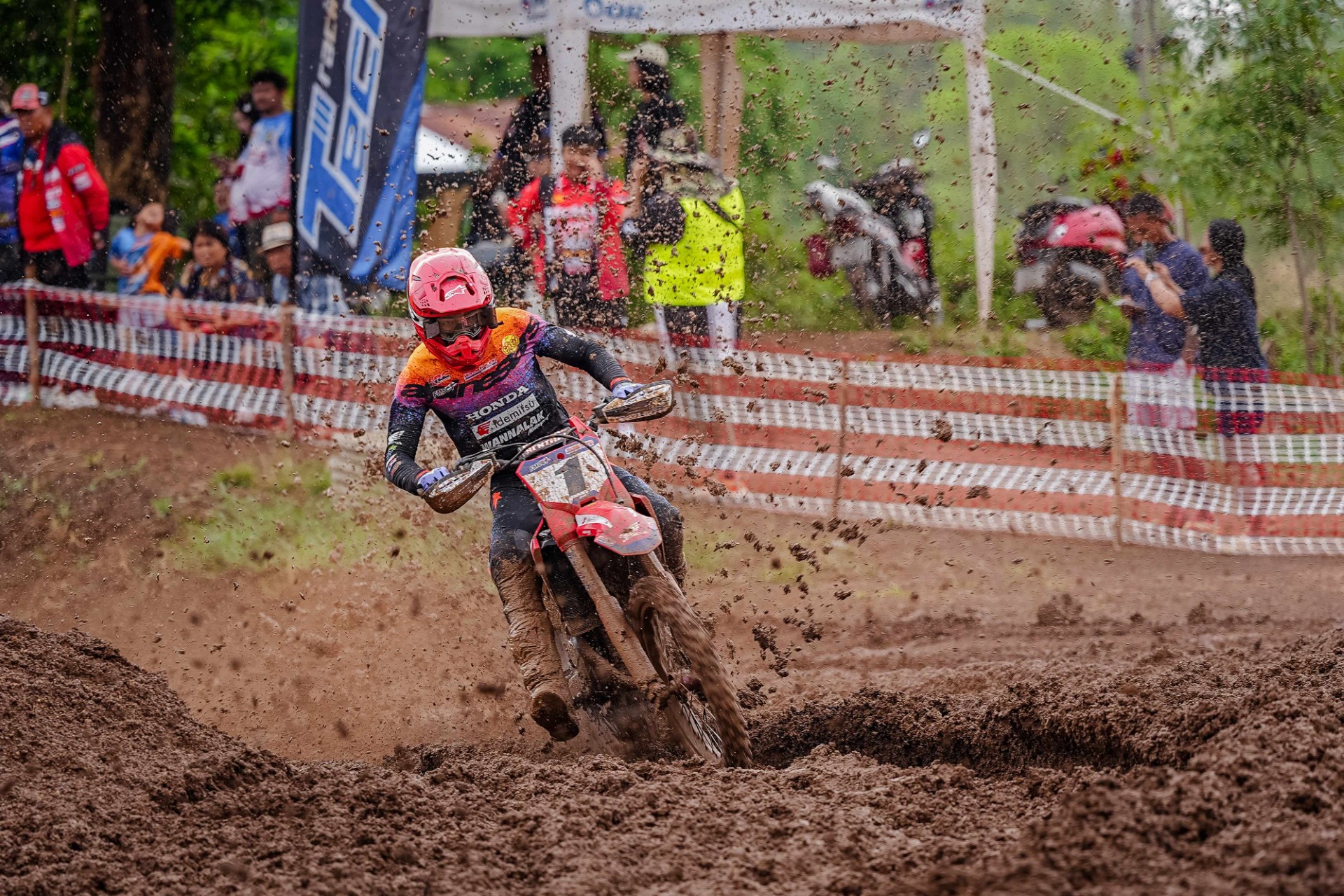“นีโม่-จิรัฎฐ์”นำทัพนักบิด ควบ Honda CRF450R ไล่ล่าแชมป์ Premier MX-1 ศึก FMSCT Thailand Motocross 2026 สนาม 8