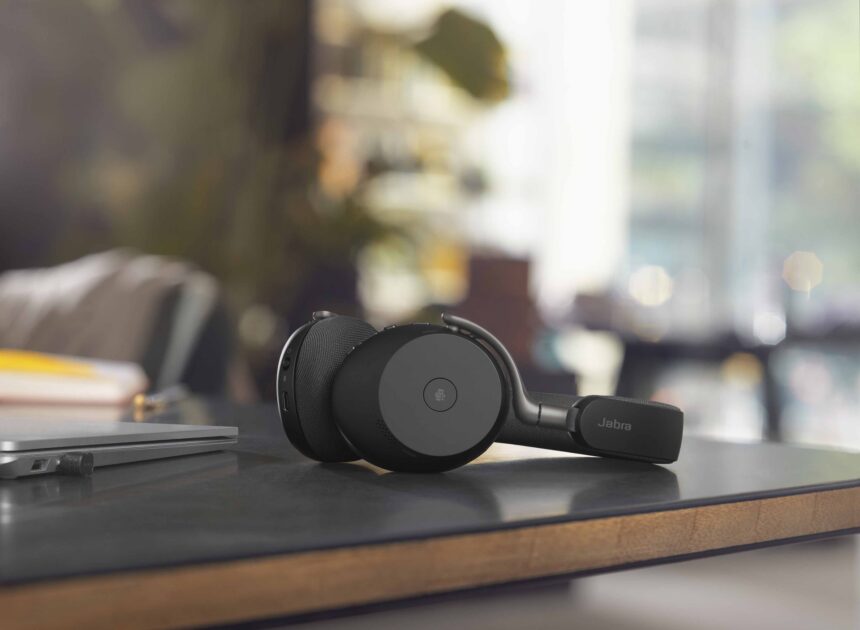 อาร์ทีบีฯ เปิดตัว Jabra Evolve3 85 และ Evolve3 75 หูฟังไร้สายรุ่นใหม่ ตอบโจทย์การทำงานและการใช้ชีวิตในยุค AI