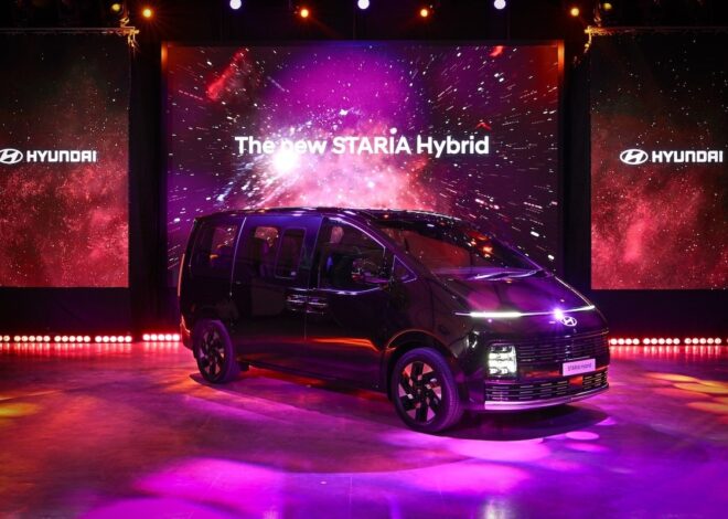 ฮุนได เสริมแกร่งจุดแข็ง-เปิดเกมเขย่าตลาด MPV ด้วย Hybrid 11 ที่นั่ง ครั้งแรกในไทย เปิดตัว “Hyundai new STARIA Hybrid” คันเดียวครบ เพื่อครอบครัว-ธุรกิจ-เดินทางไกล สร้างมาตรฐานใหม่ให้ตลาด MPV ไทย ด้วยรถ 11 ที่นั่ง ขุมพลัง Hybrid 242 แรงม้า และประหยัดน้ำมันสูงสุด 17.2 กม./ลิตร