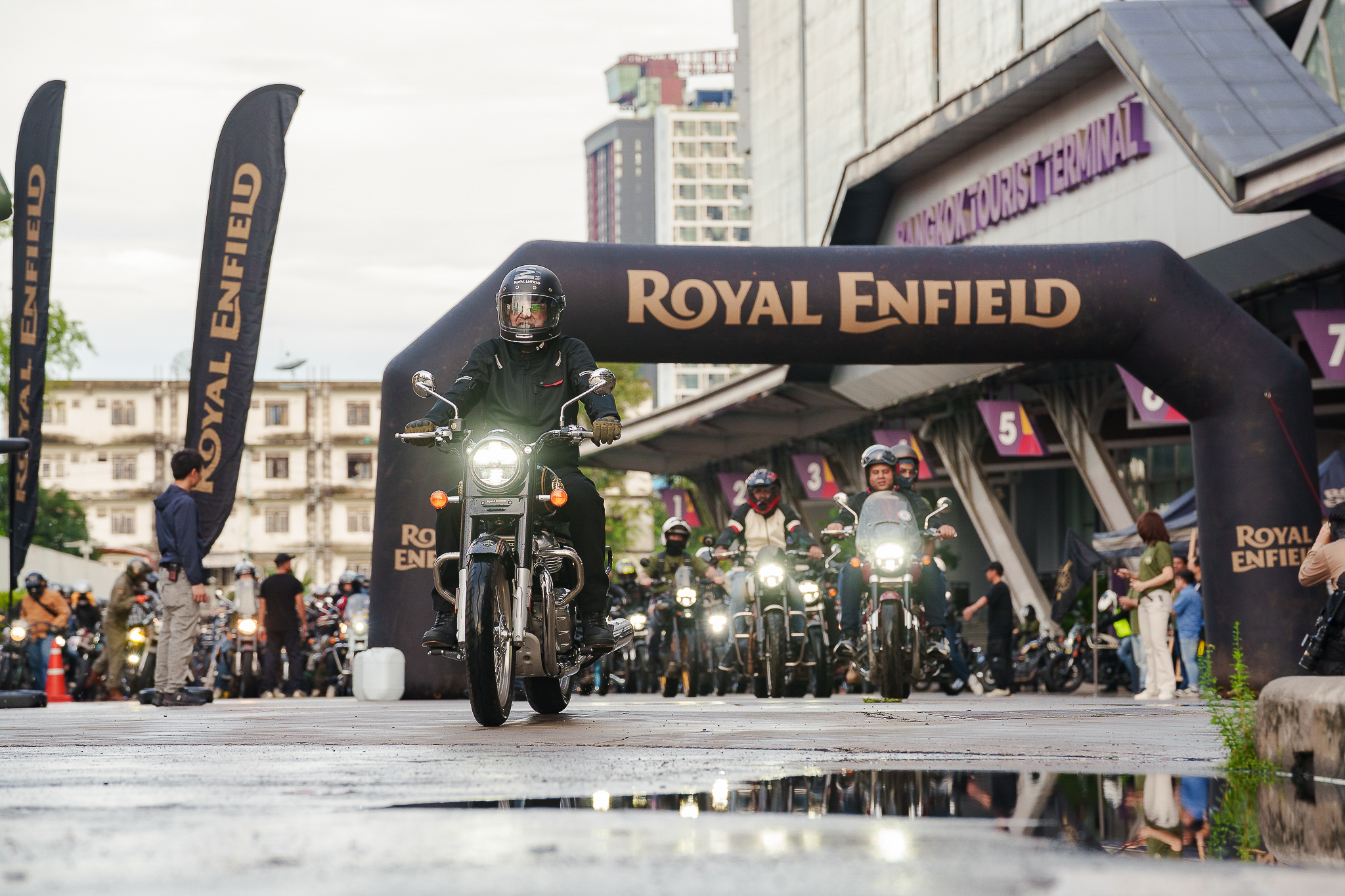 ‘One Ride 2026’ ประเทศไทยจัดยิ่งใหญ่ ทุบสถิติใหม่ รวมนักบิดกว่า 2,100 คนทั่วประเทศ! ร่วมสร้างประวัติศาสตร์กับชาวสองล้อทั่วโลก กว่า 1.5 แสนชีวิต! ผนึกกำลังอนุรักษ์ ‘เสือดาวหิมะ’ แห่งหิมาลัย ฉลอง โรยัล เอ็นฟีลด์ ครบรอบ 125 ปี