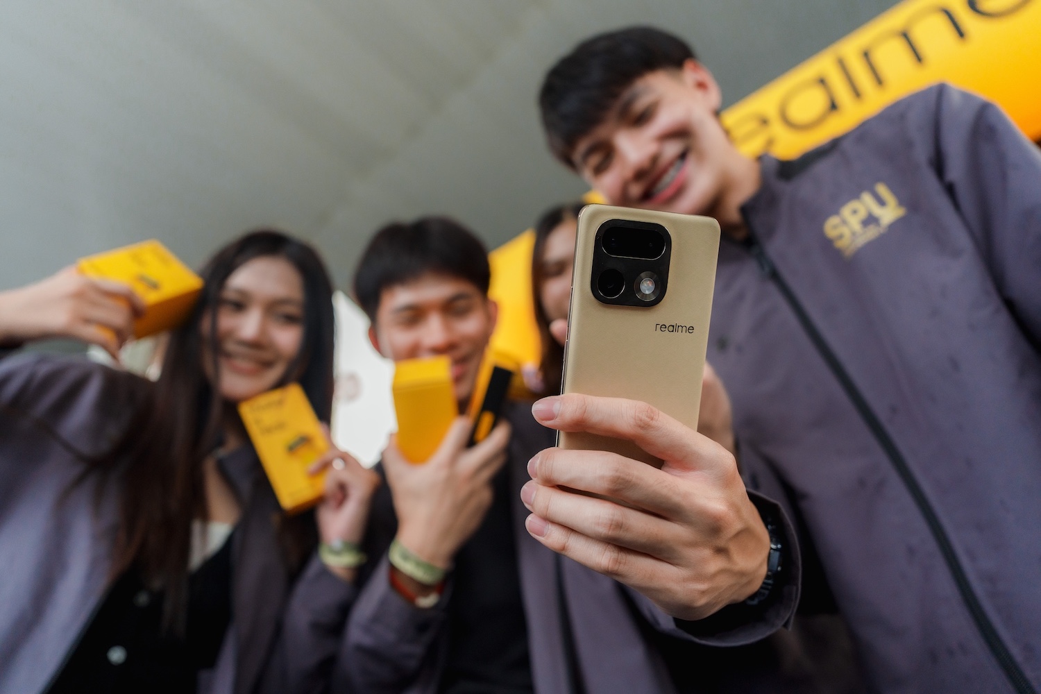 realme ร่วมสร้างโมเมนต์สุดมันใน “RSU Garden Night 2026” ส่งต่อพลัง “Make it real” ให้เฟรชชี่ ม.รังสิต จัดเต็มทั้งเวิร์กช็อป Personal Branding เปิดให้ลอง realme 16 Series 5G แบบใกล้ชิด พร้อมมอบสมาร์ตโฟนเป็นรางวัล ส่งต่อพลัง “Make it real” ให้คนรุ่นใหม่