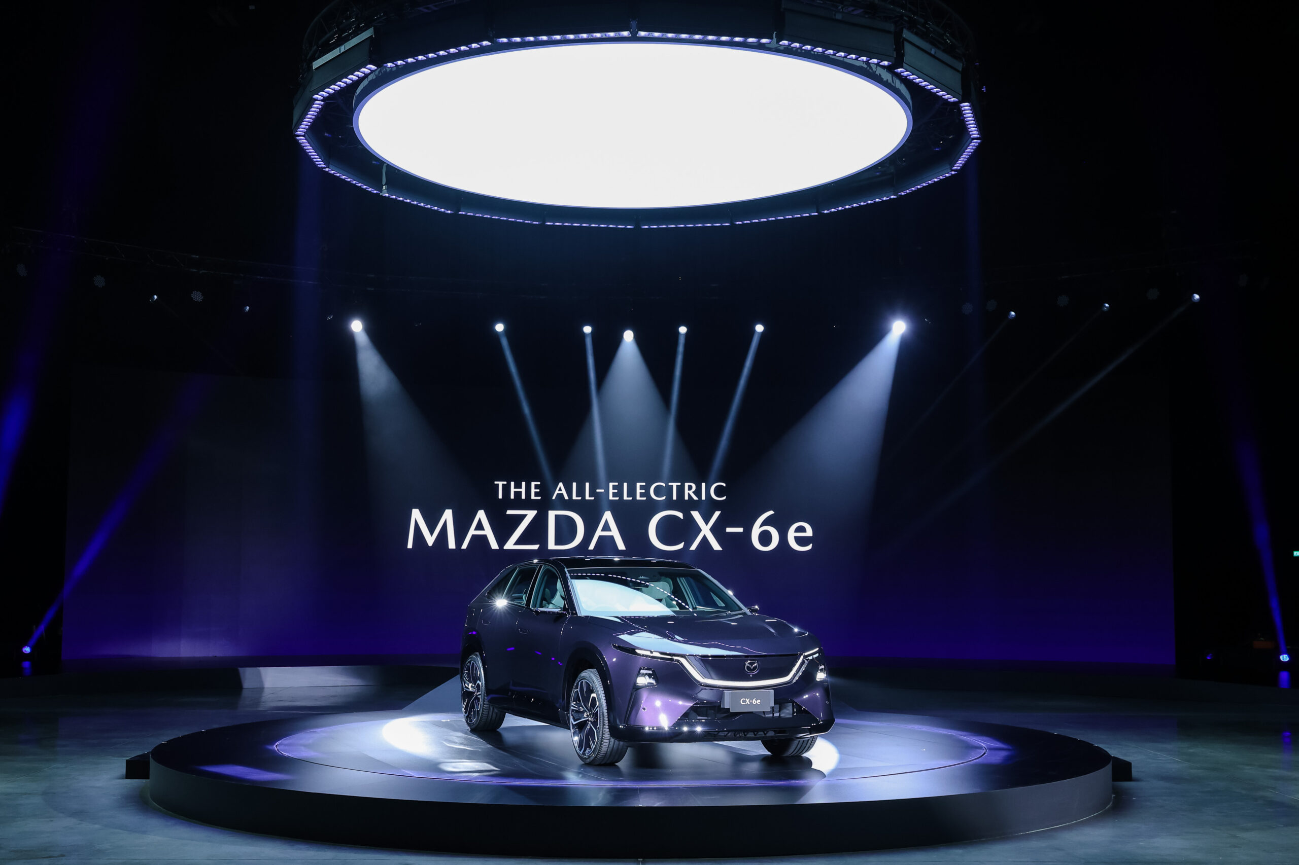 มาสด้าเปิดตัว THE ALL-ELECTRIC MAZDA CX-6e รถไฟฟ้าอเนกประสงค์อัจฉริยะสำหรับครอบครัว ถ่ายทอดเอกลักษณ์มาสด้าในยุคอีวีได้อย่างลงตัว